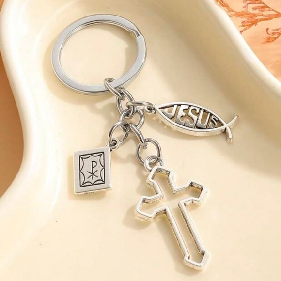 Hollow Out Jesus Cross Charm Keychain Silver Plated Holy Bible Spiritual - Picture 1 of 5